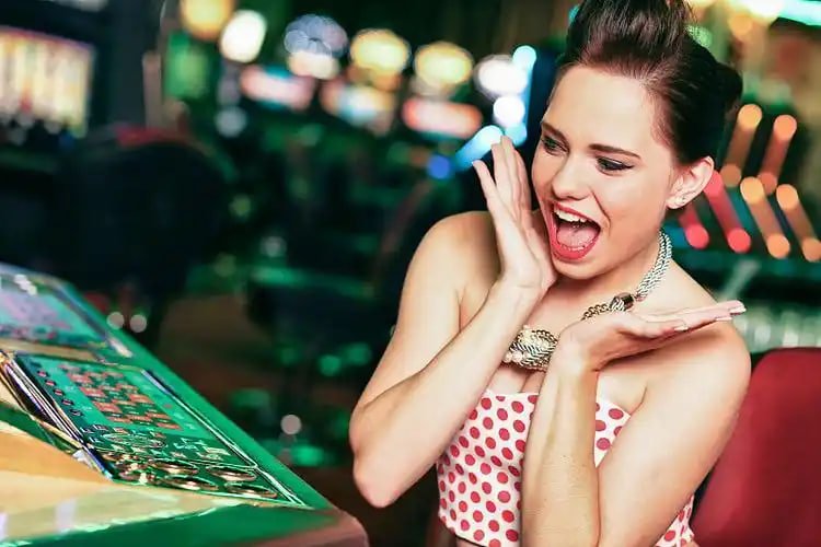Philippines player browsing 5 win Slots on a mobile phone